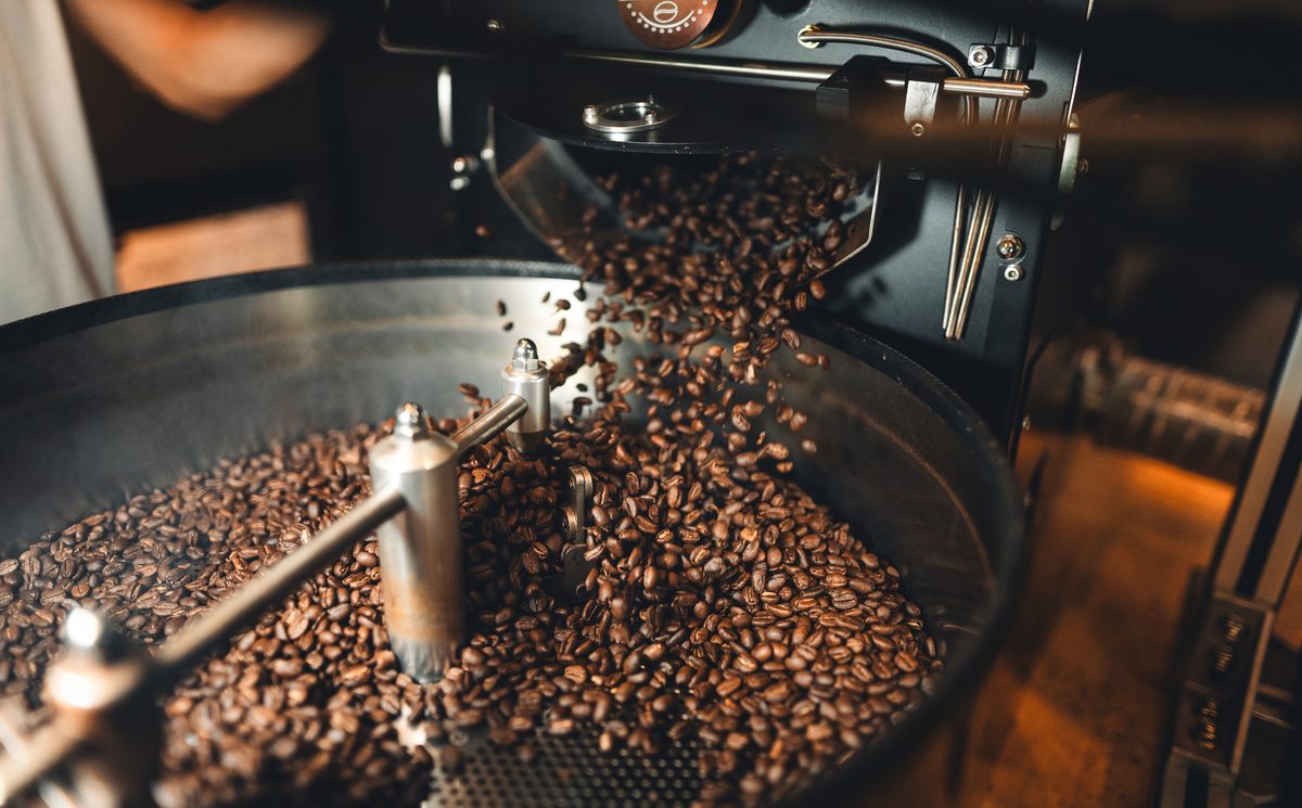 KaPHi Oscuro — café natural de tueste oscuro con notas de cacao y cedro